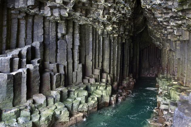 les caves Fingal sur l'ile de Staffa Ecosse